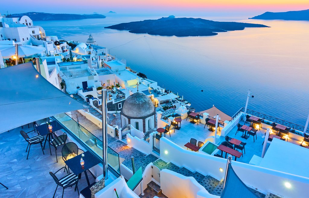 Visit The Historical Marvel The Country Of Greece Country Holidays 